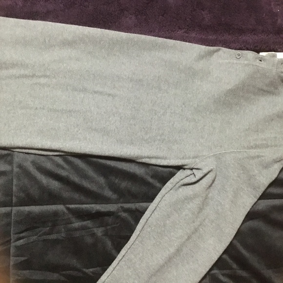 St JOHN’S BAY 3 Button Long Sleeve (CHARCOAL HEATHER) - Picture 6 of 7